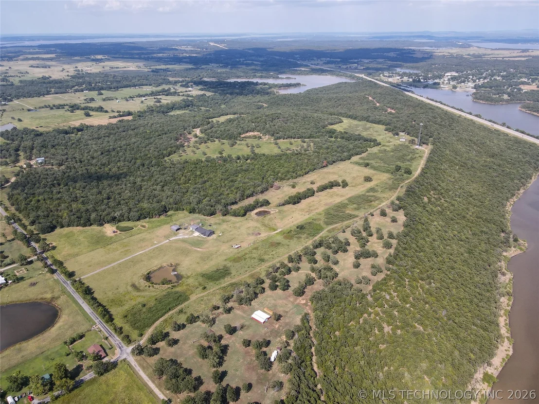 Photo of 933 Higgins Road