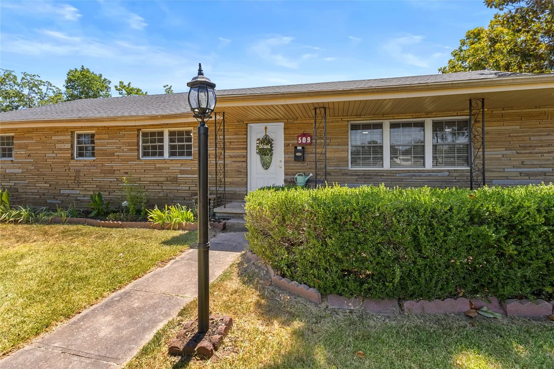 Photo of 509 Sunset Strip
