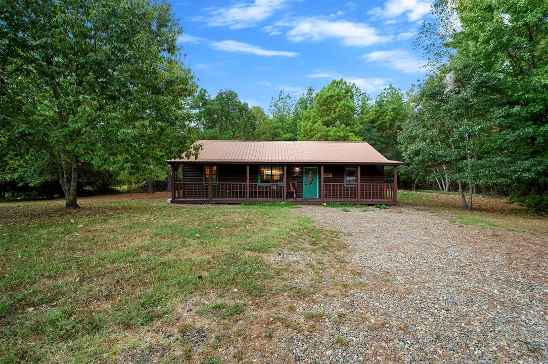 Photo of 609 Canoe Road