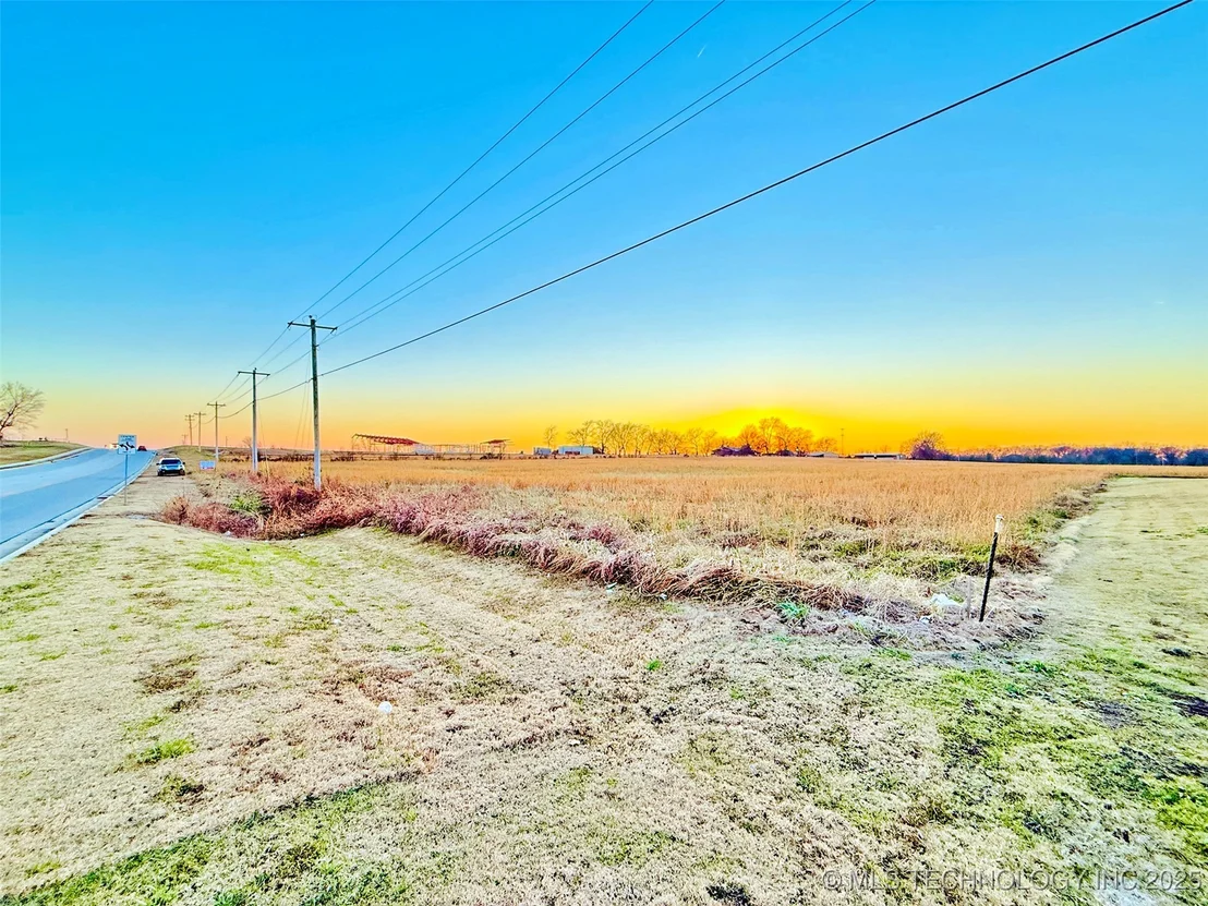 Photo of 2925 E Holly Road