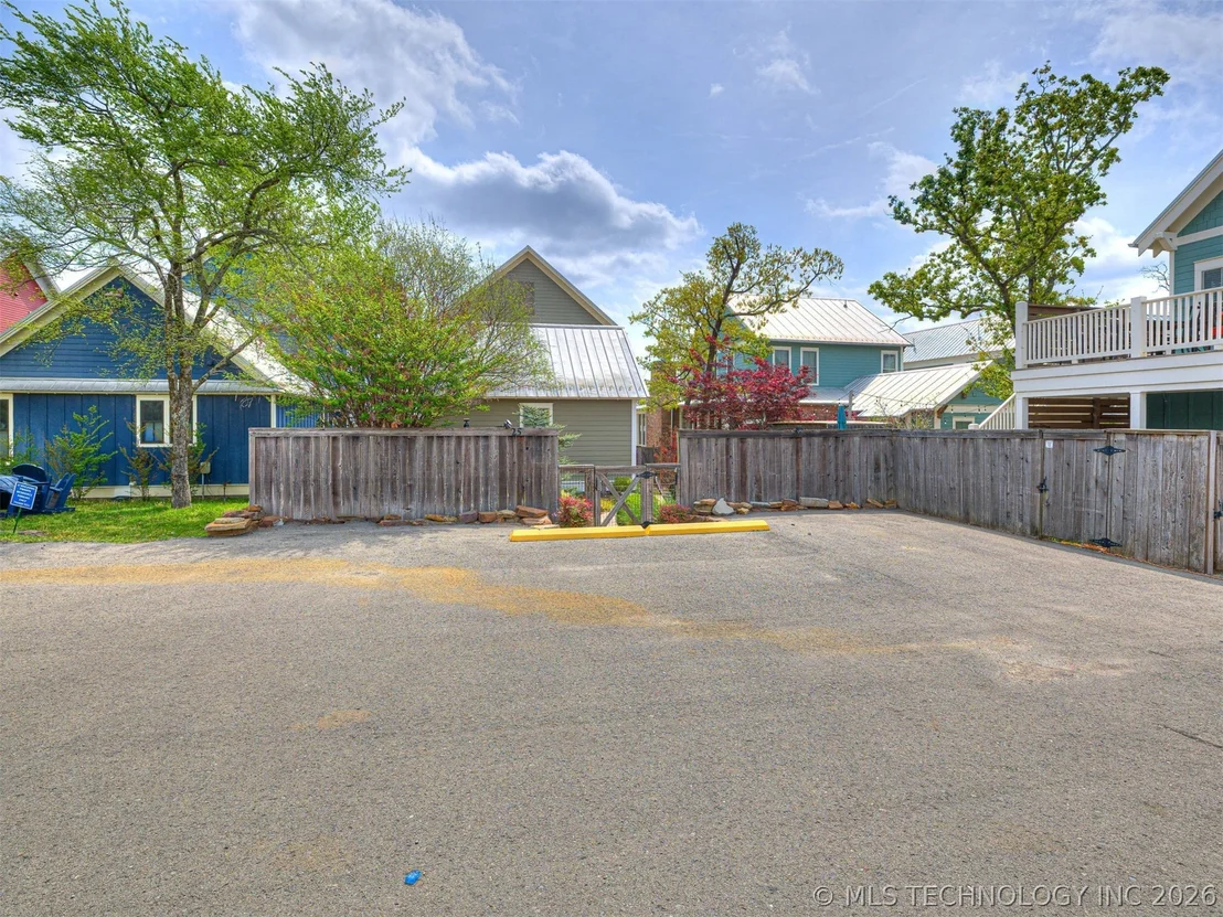 Photo of 25 Boulevard