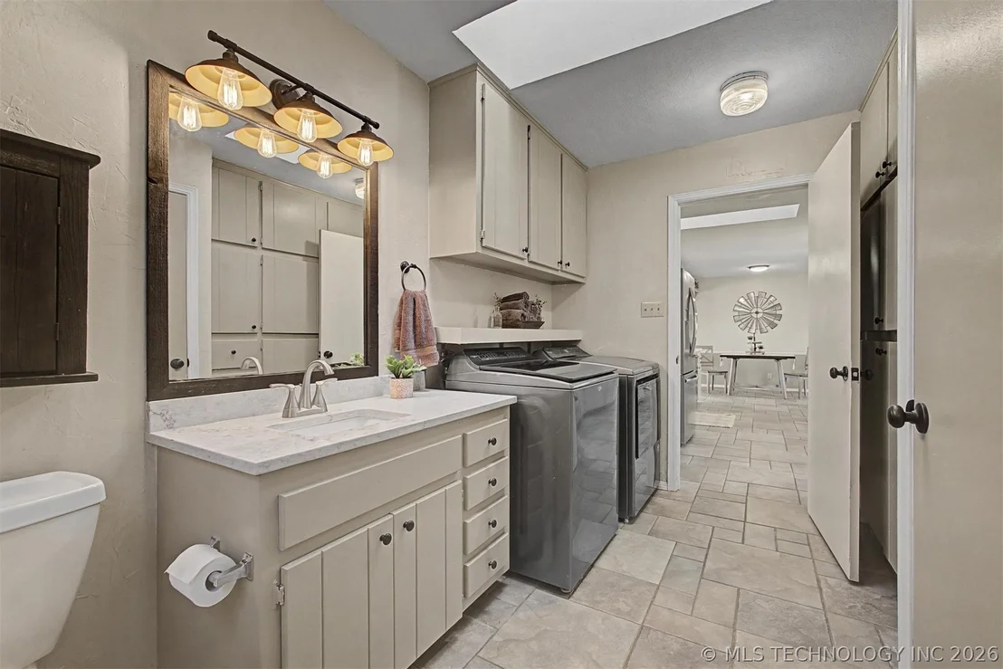 Photo of 5328 Monroe Road