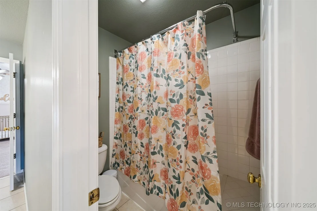 Photo of 305 N Forest Ridge Boulevard