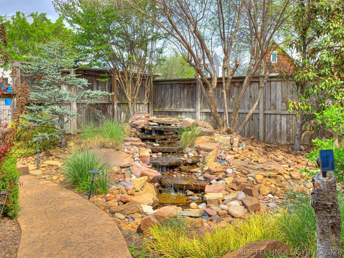 Photo of 25 Boulevard