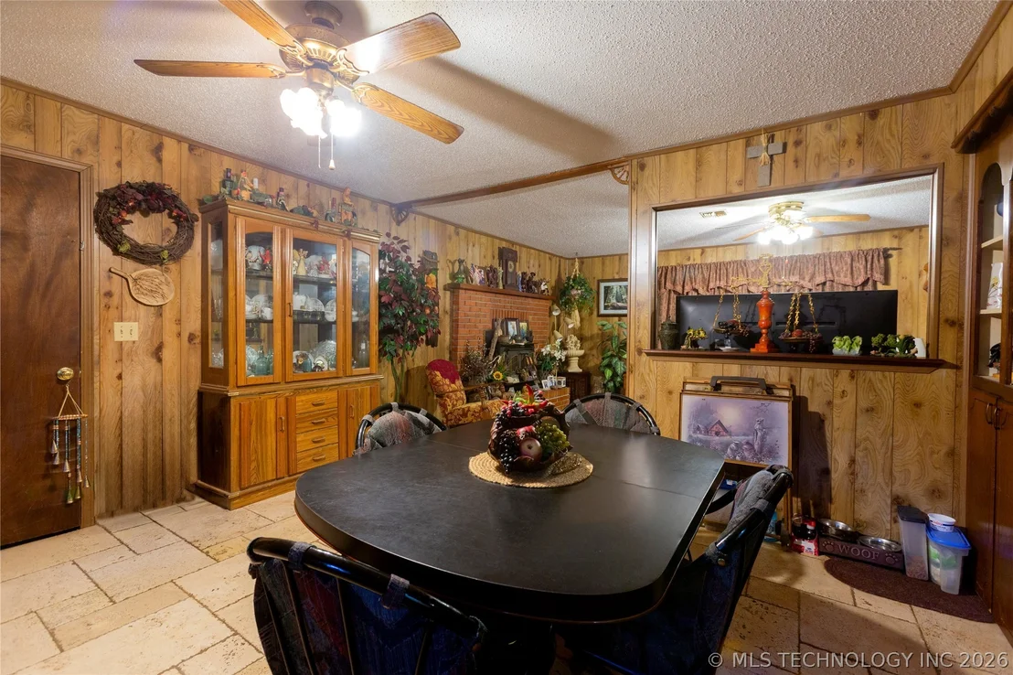 Photo of 105 W Mockingbird Lane