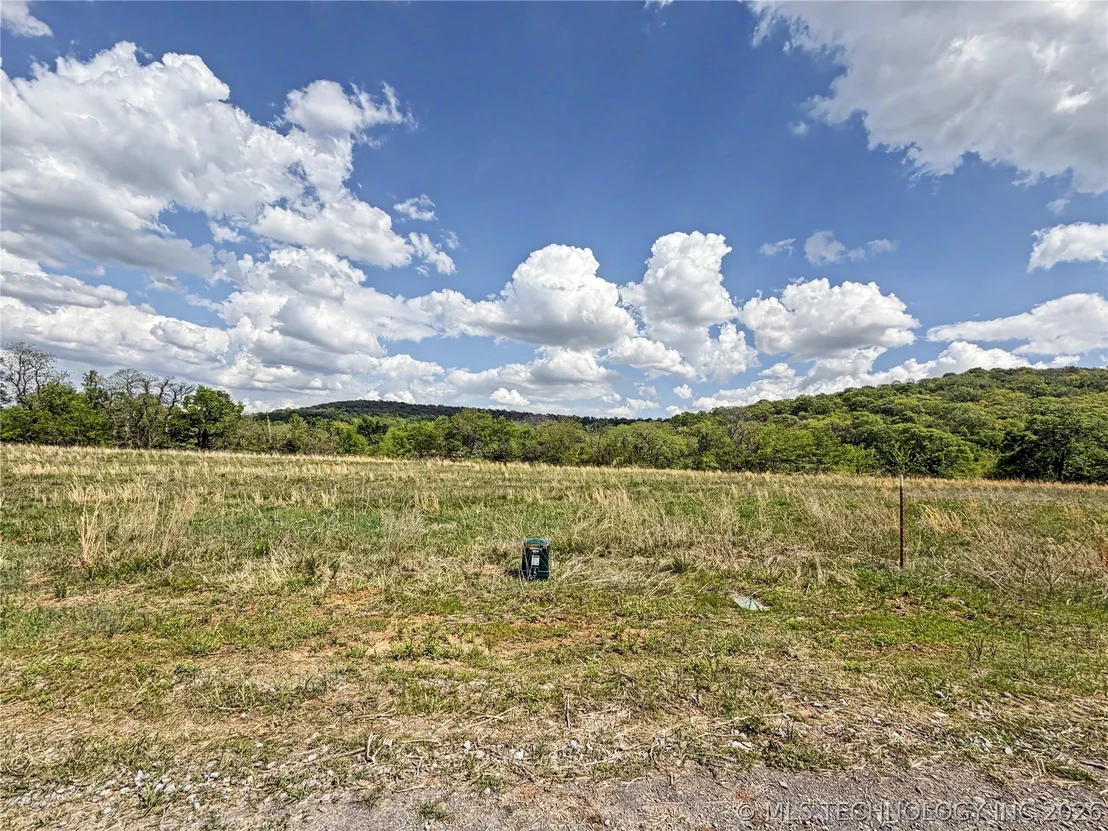 Photo of 404 S Thunder Road