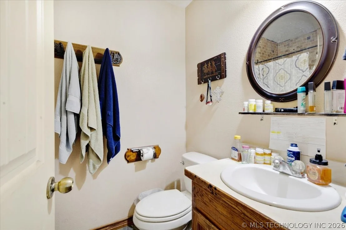 Photo of 2576 Winnett Road