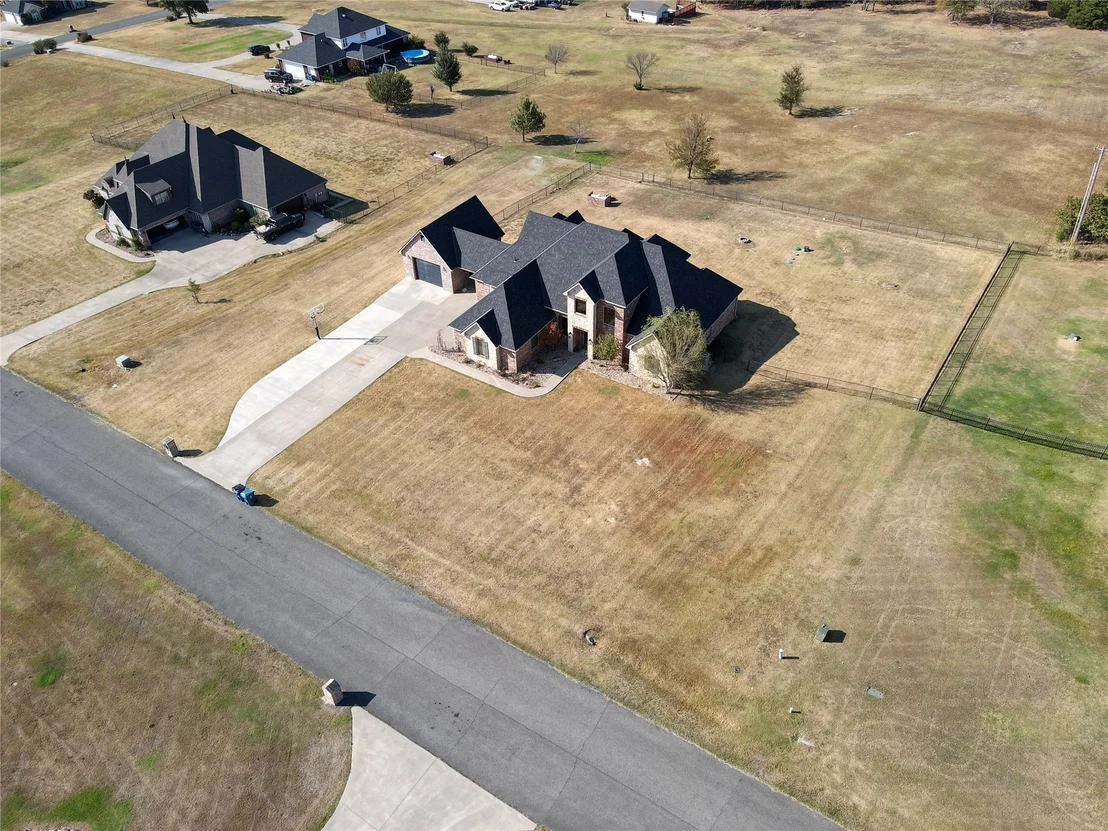 Photo of 905 Summit Ridge