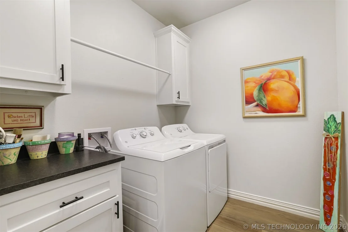 Photo of 302 Peachtree Road