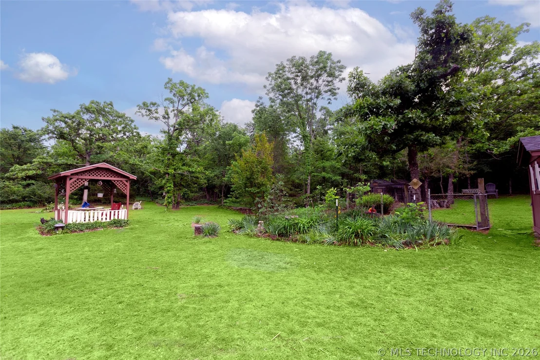 Photo of 105 W Mockingbird Lane