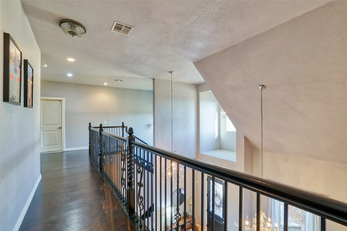 Photo of 905 Summit Ridge