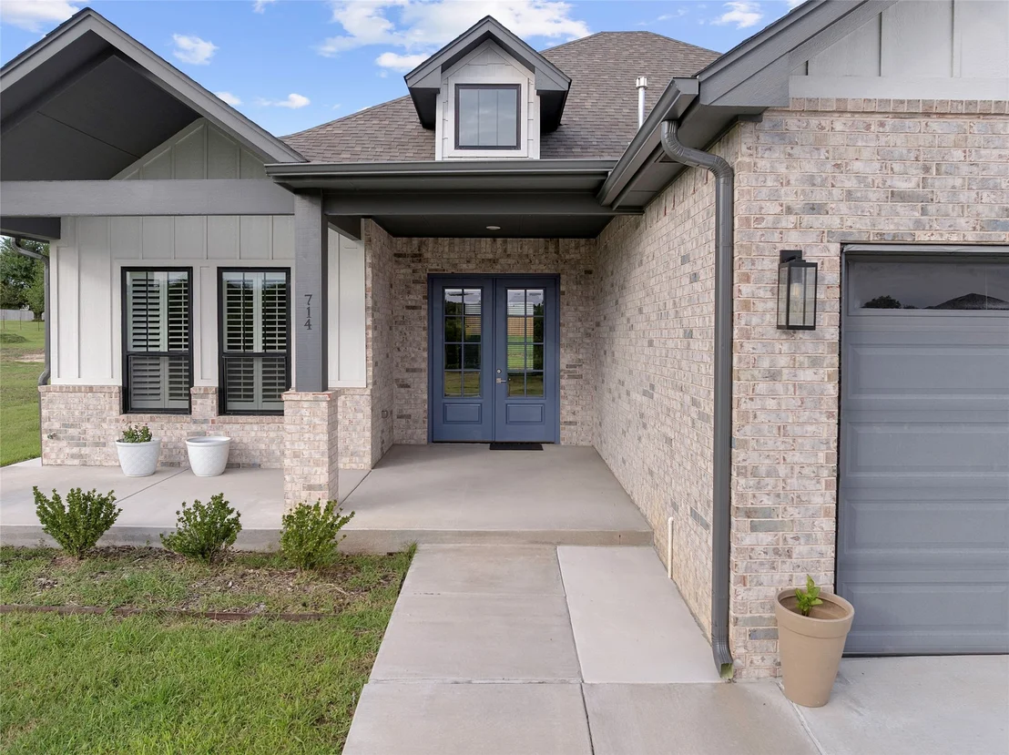 Photo of 714 Prairie View Road