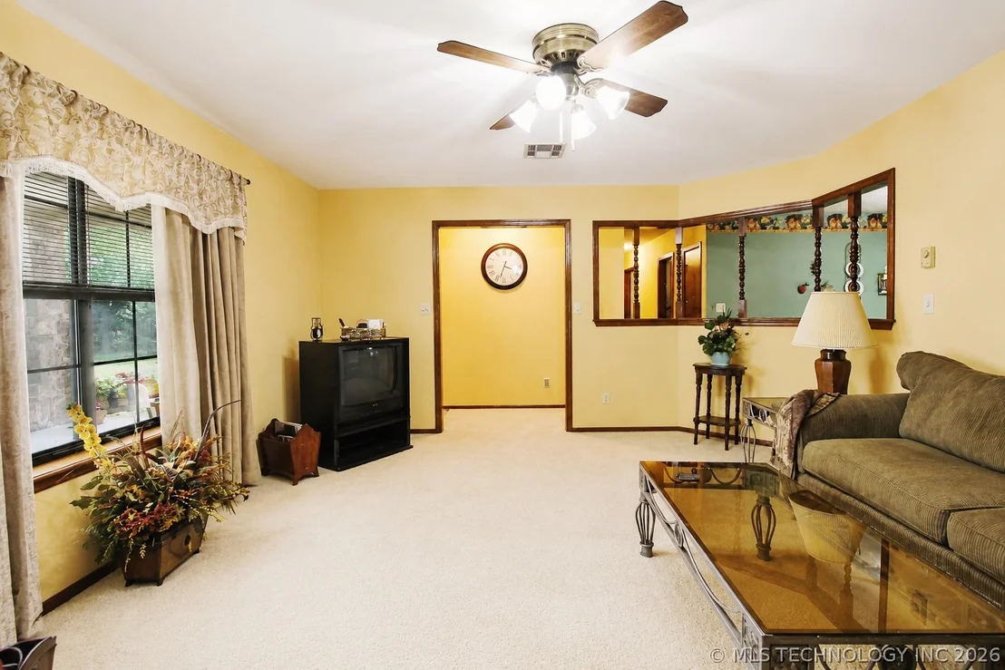 Photo of 15895 Briar Road