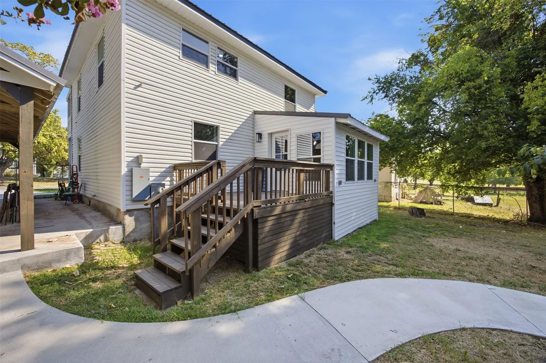 Photo of 206 Broadway Avenue