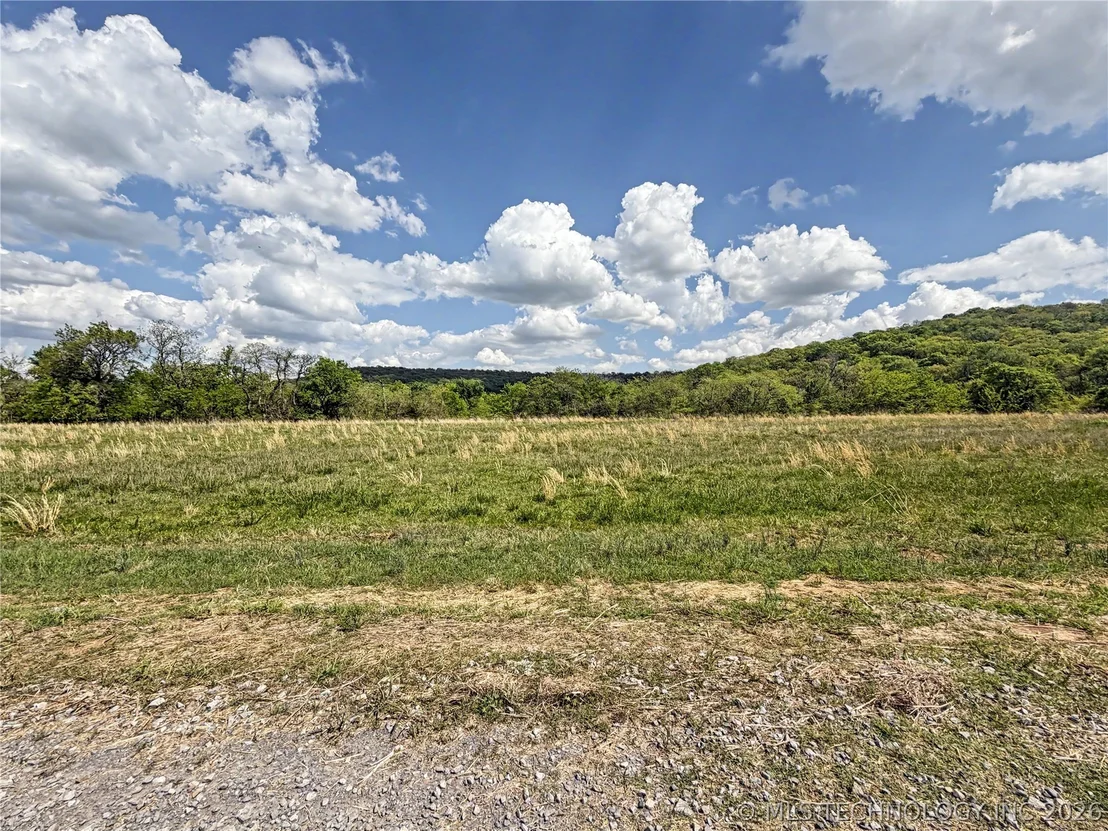 Photo of 404 S Thunder Road