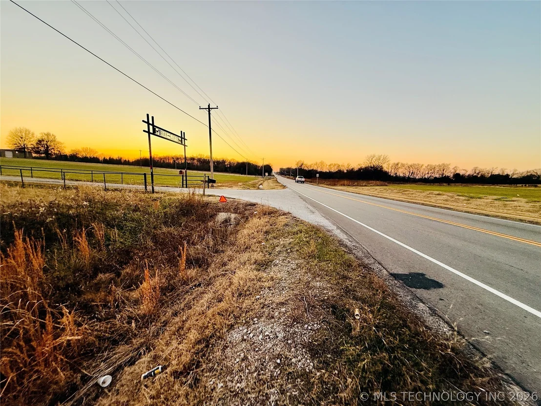 Photo of 2927 E Holly Road