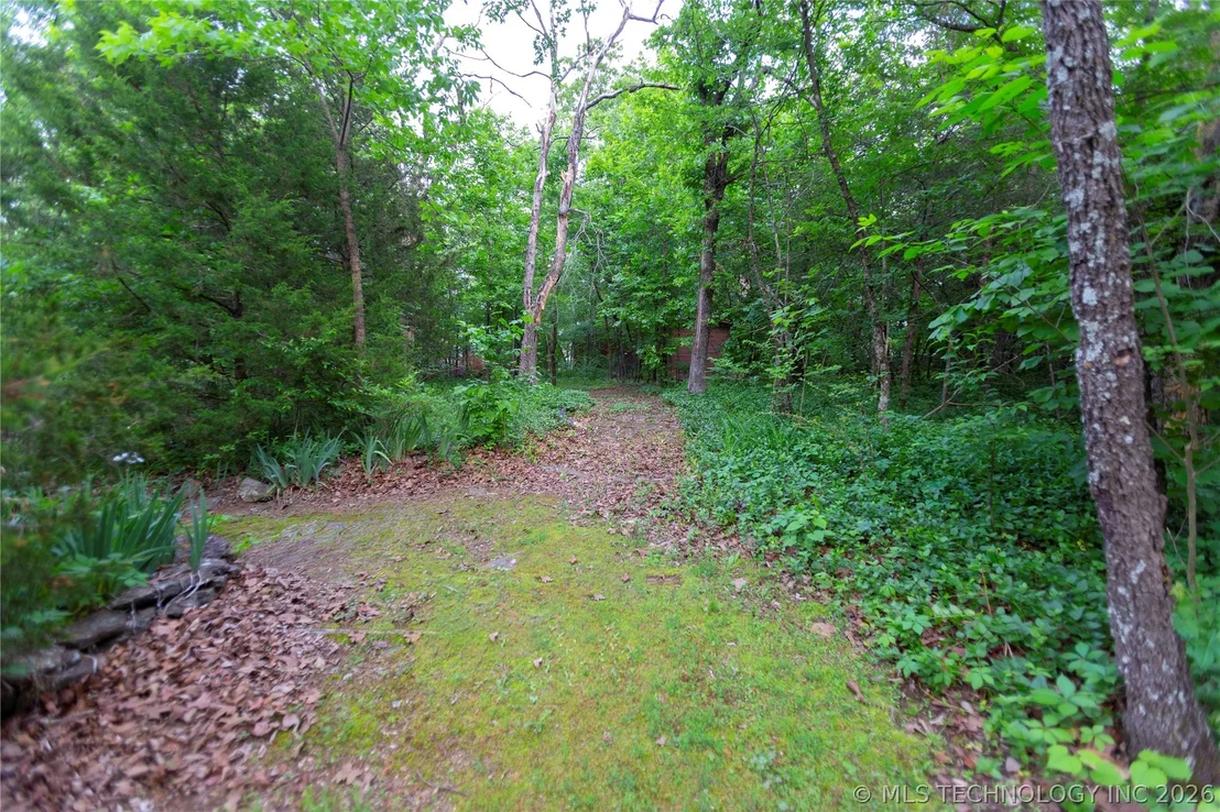 Photo of 105 W Mockingbird Lane