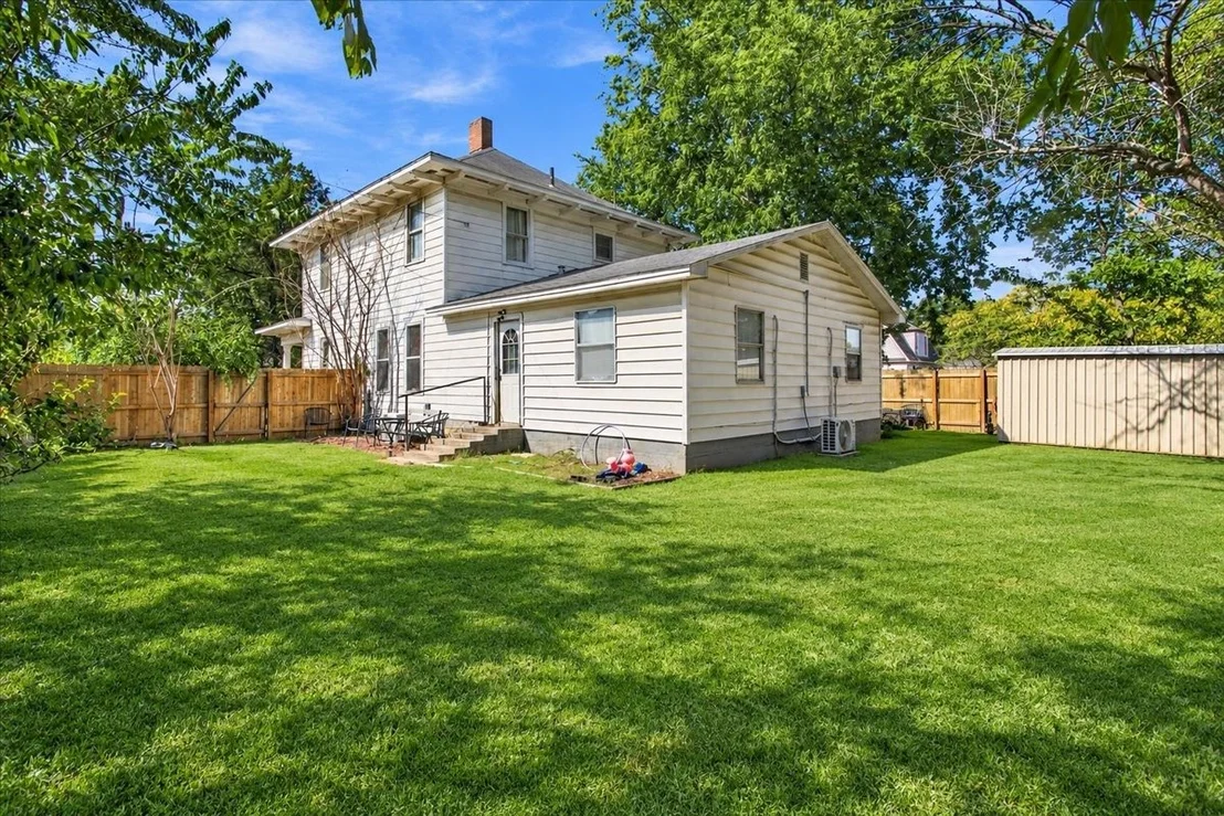Photo of 724 W Cedar Street