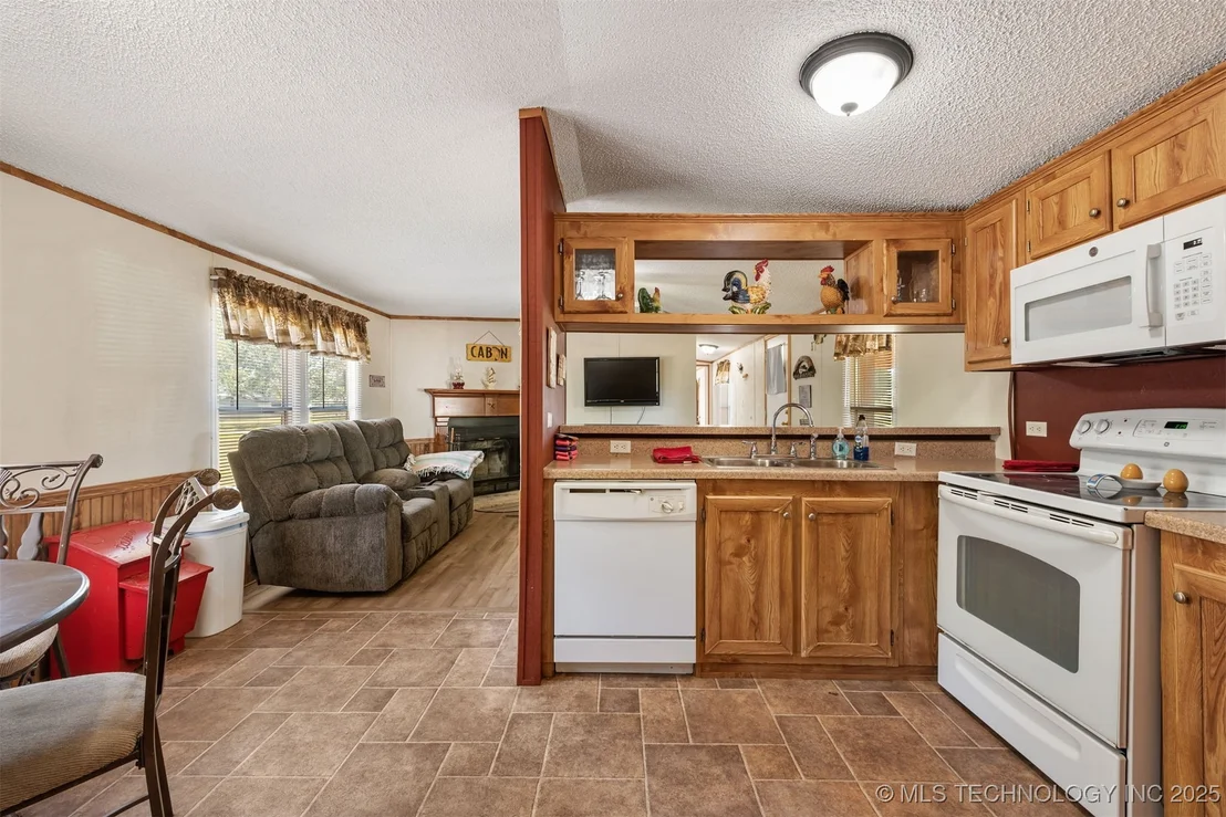 Photo of 420229 E 1144 Road