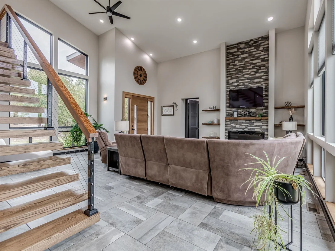 Photo of 1073 Hidden Ridge Road