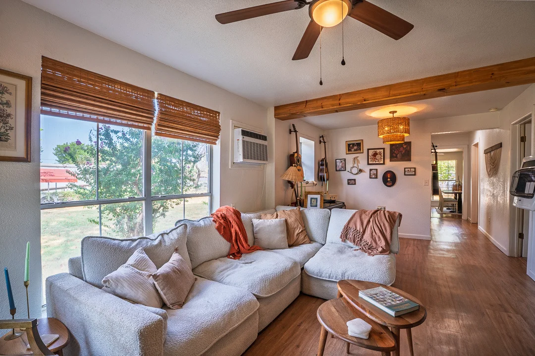 Photo of 608 W Coleman