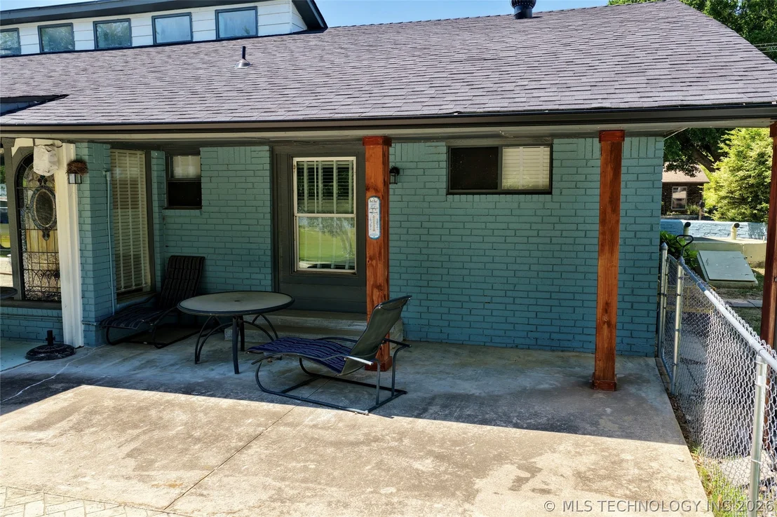 Photo of 105 Lakeview Drive