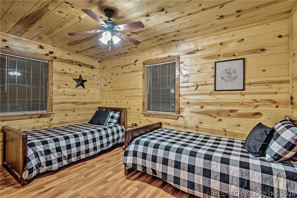 Photo of 609 Canoe Road