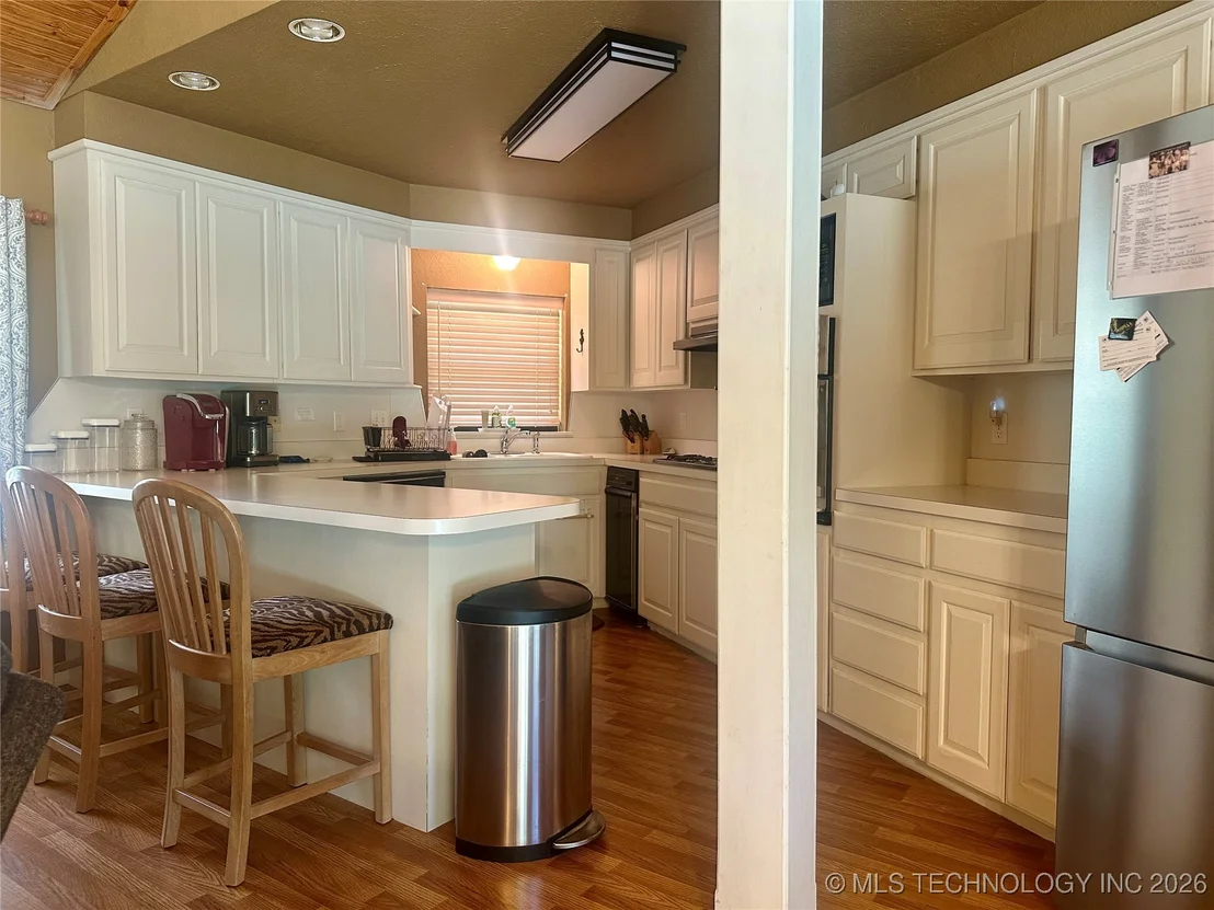 Photo of 1372 Warren Road