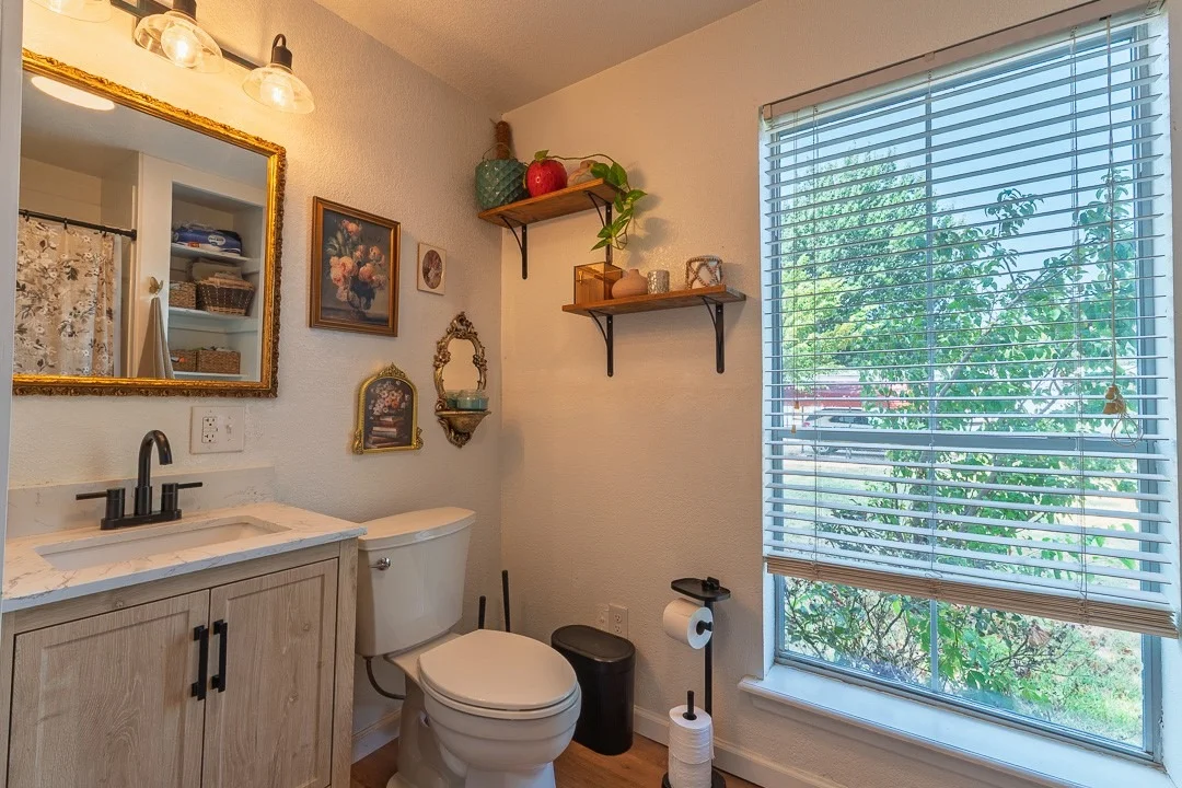 Photo of 608 W Coleman