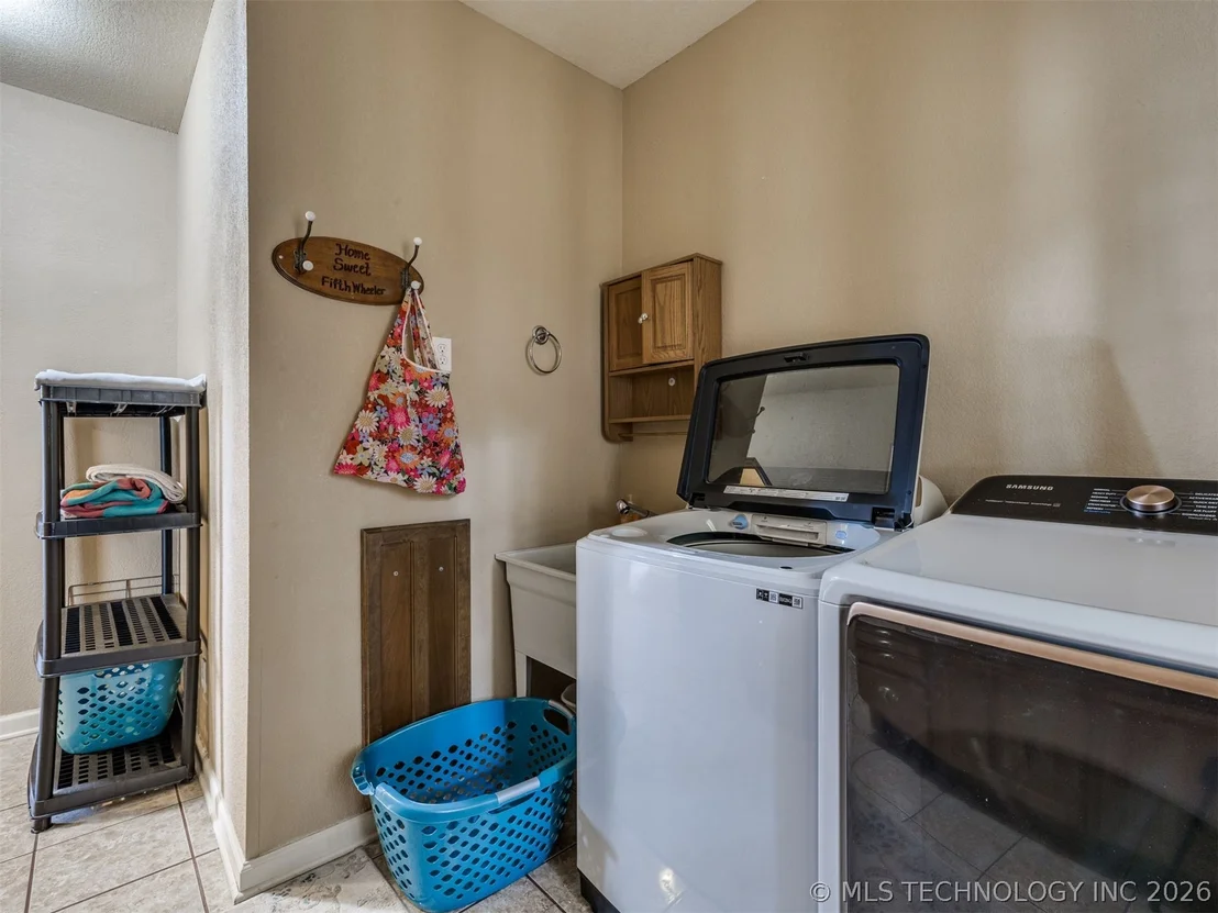Photo of 332 E Highland Avenue