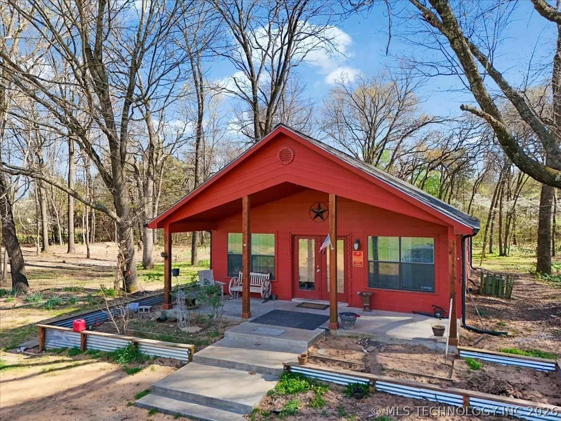 Photo of 2576 Winnett Road