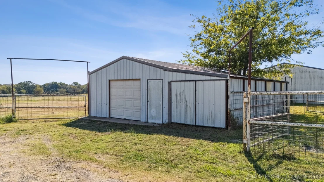 Photo of 109159 S 4210 Road