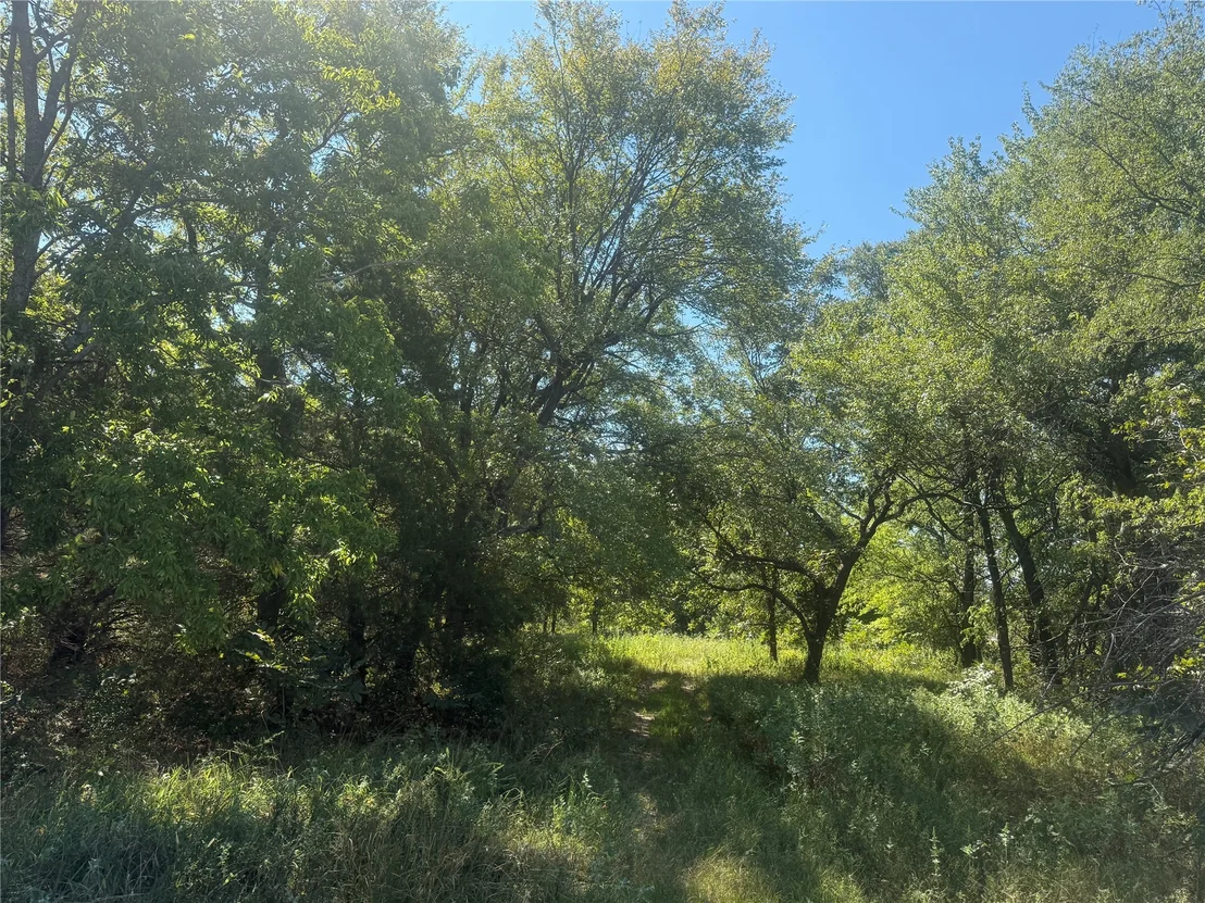 Photo of 415590 Highway 9