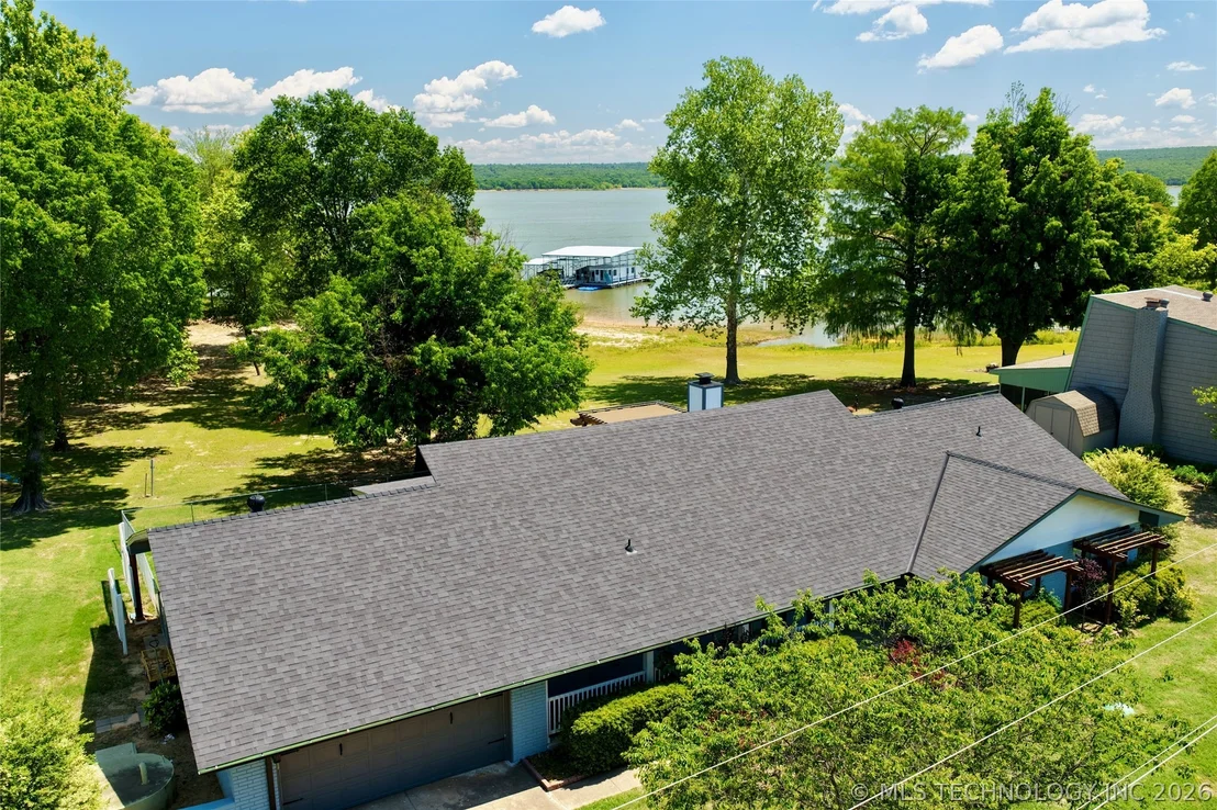 Photo of 105 Lakeview Drive