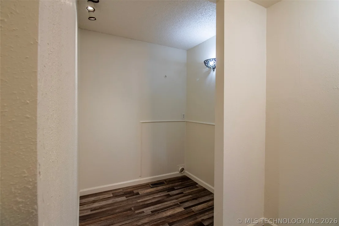 Photo of 3000 Tull Place