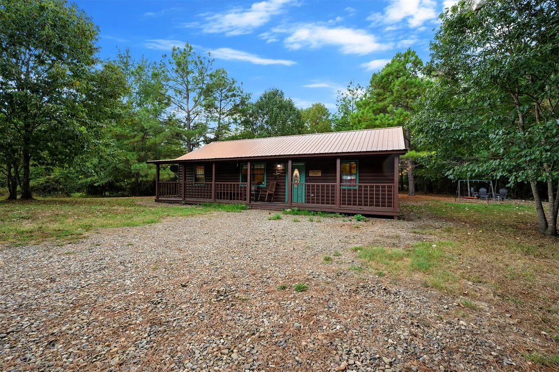 Photo of 609 Canoe Road