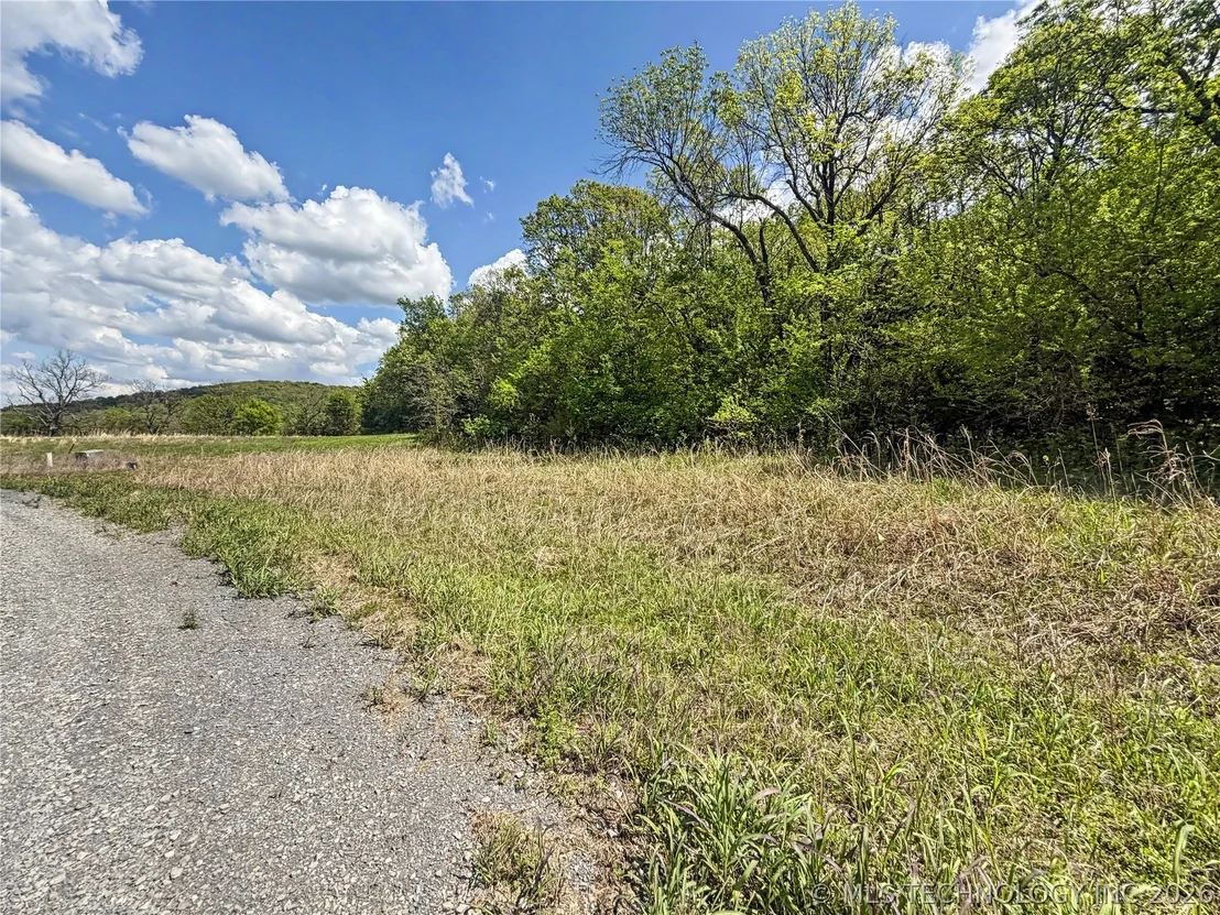 Photo of 421 S Thunder Road