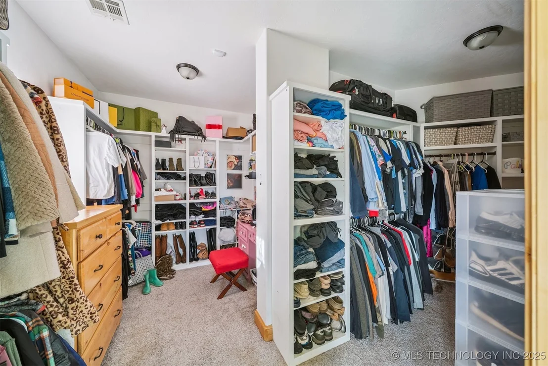 Photo of 908 W 9th Street