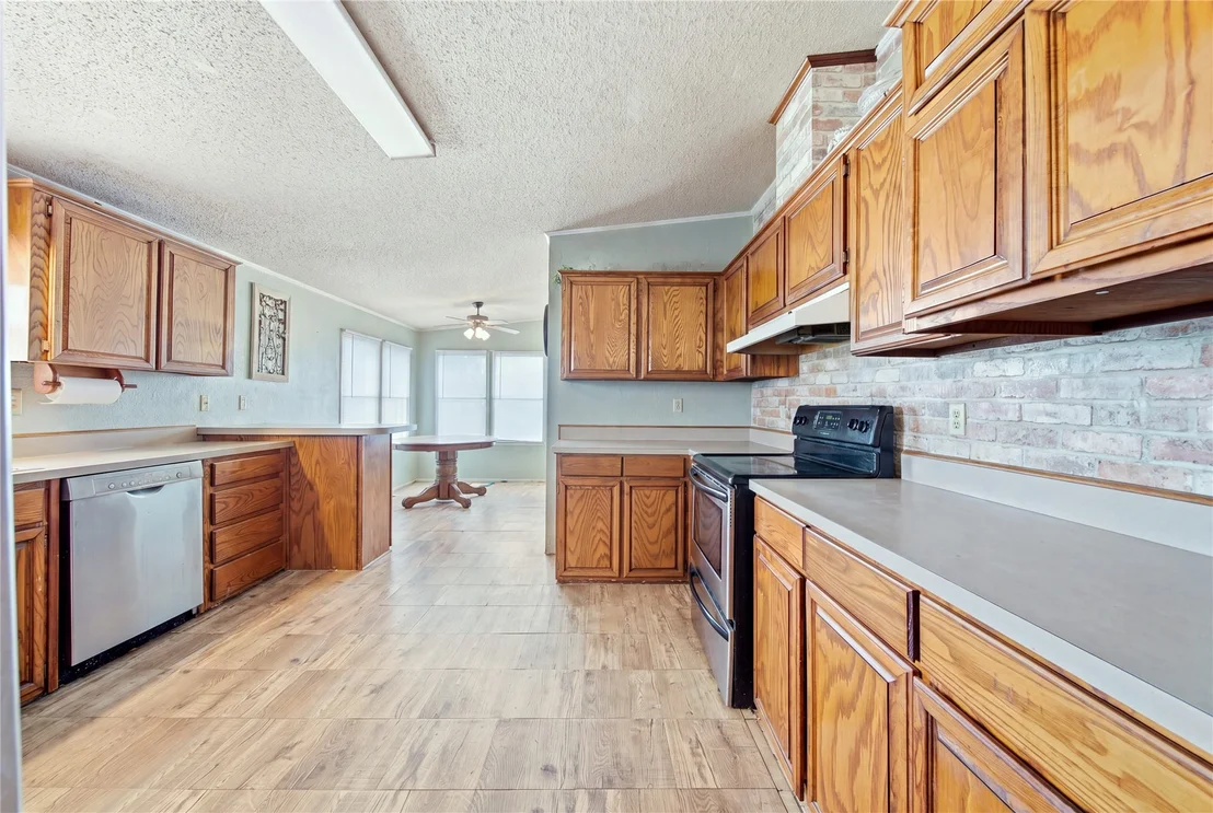 Photo of 394107 E 1150 Road