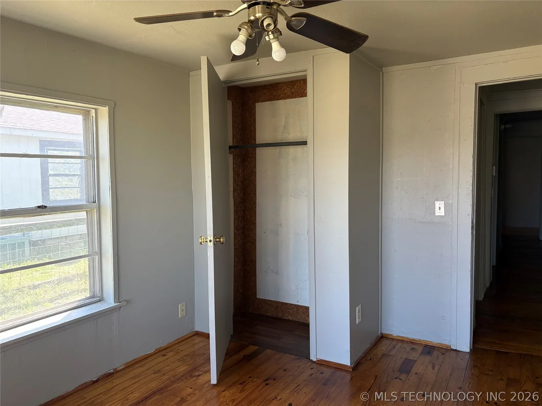 Photo of 516 E 5th Street