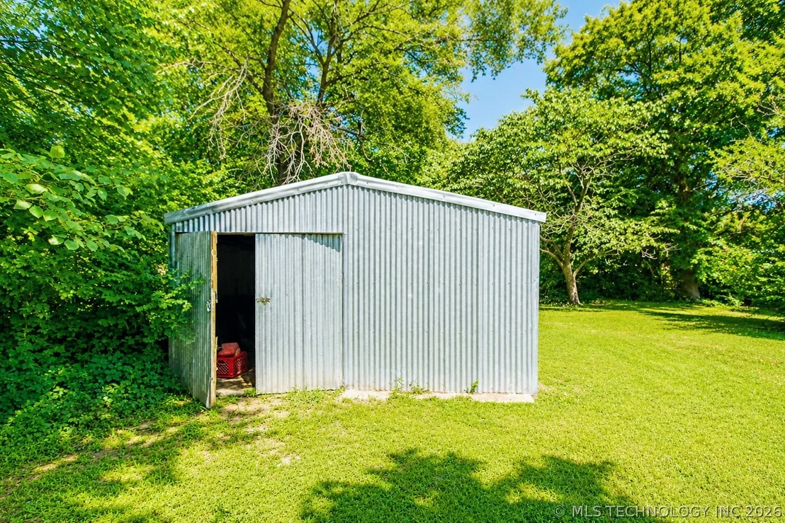 Photo of 15895 Briar Road