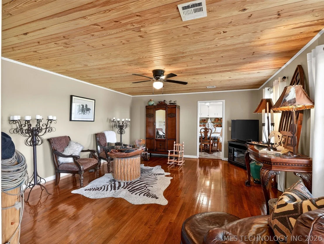 Photo of 21185 E Highway 9