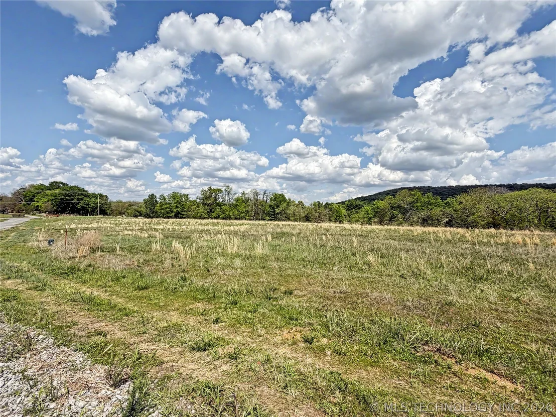 Photo of 414 S Thunder Road