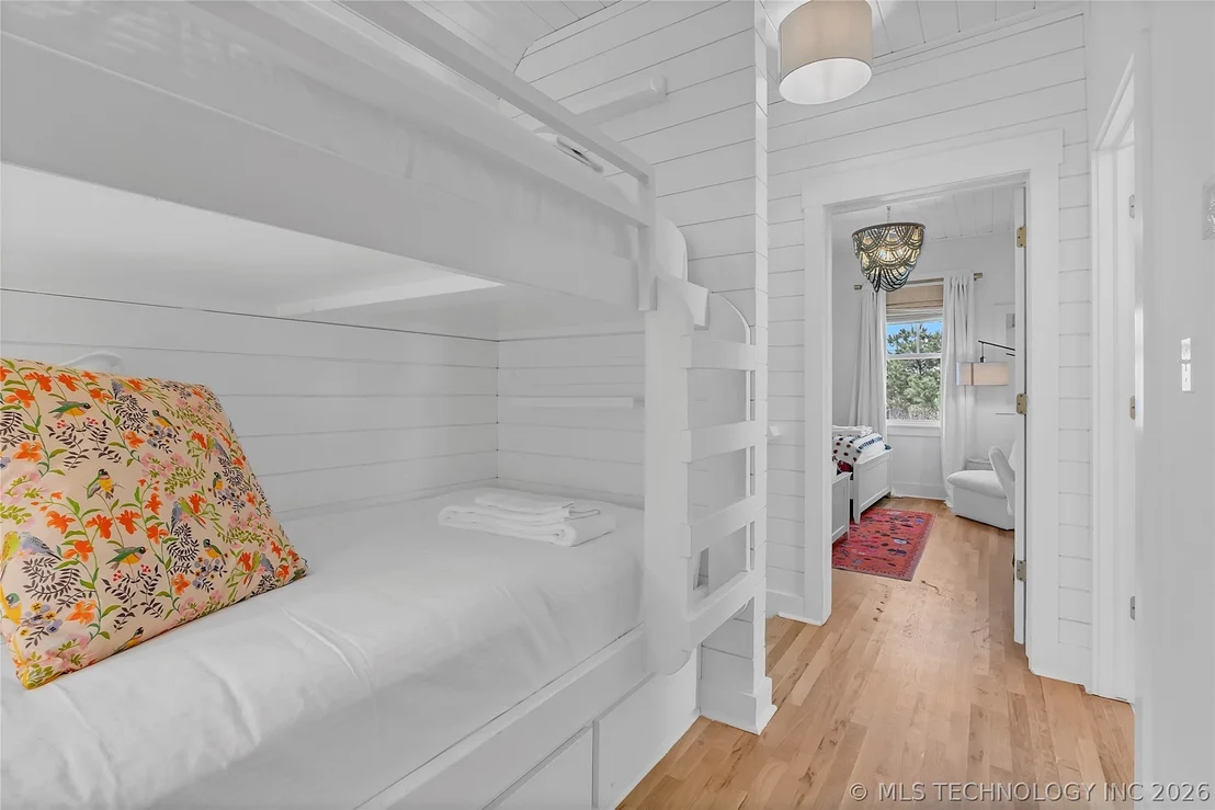 Photo of 32 Firefly Lane