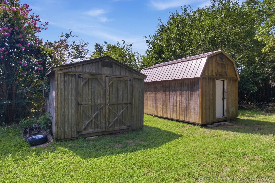 Photo of 902 Cardinal Lane