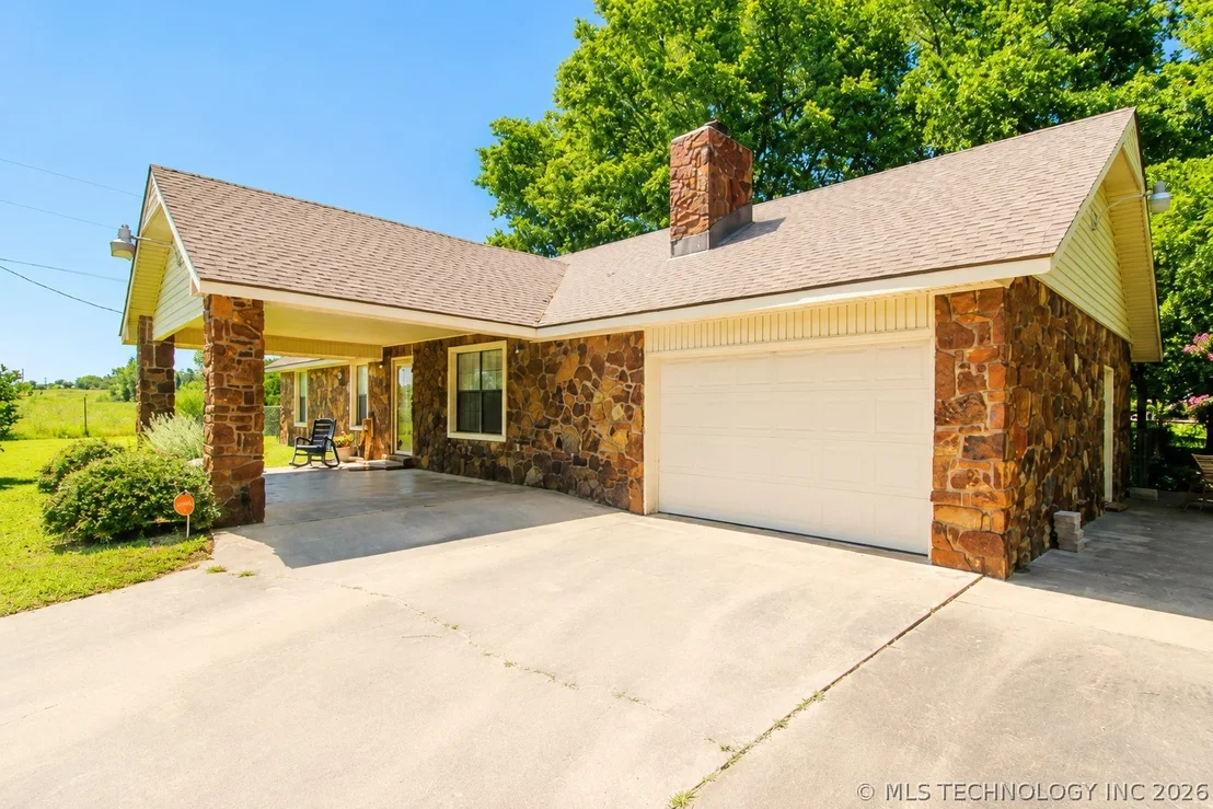 Photo of 15895 Briar Road