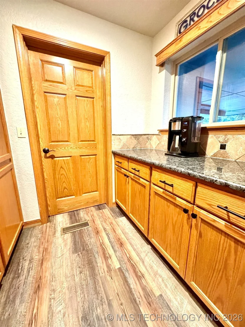 Photo of 1048 Robin Hood Road