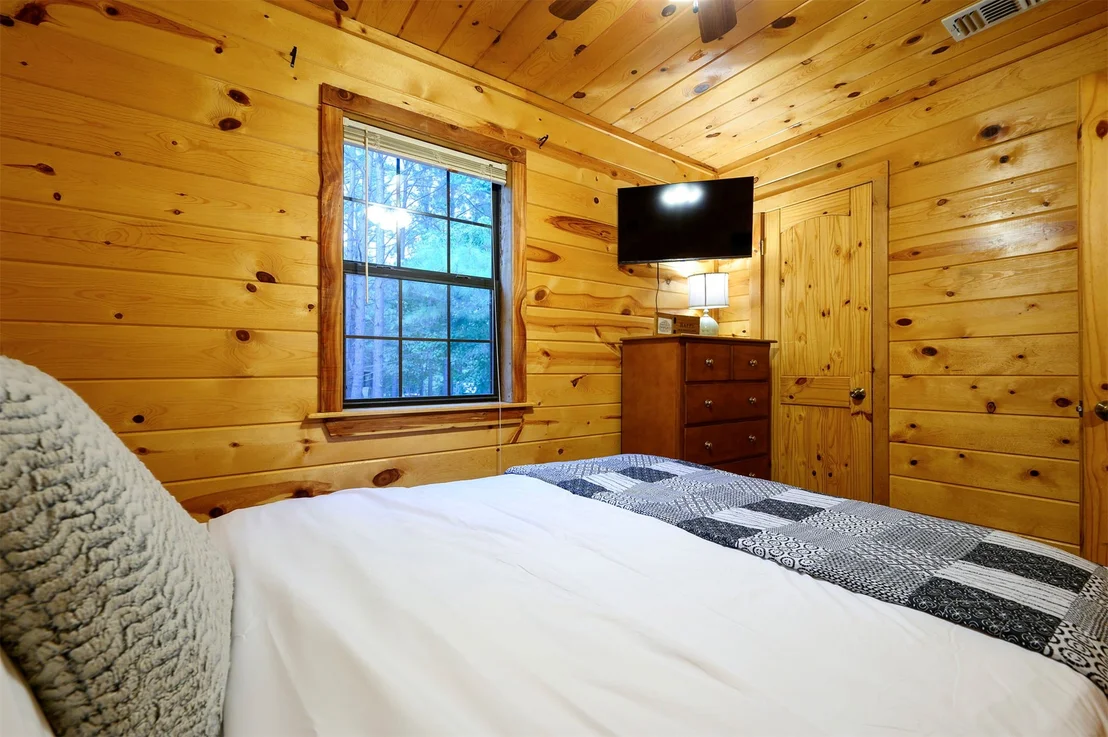 Photo of 609 Canoe Road