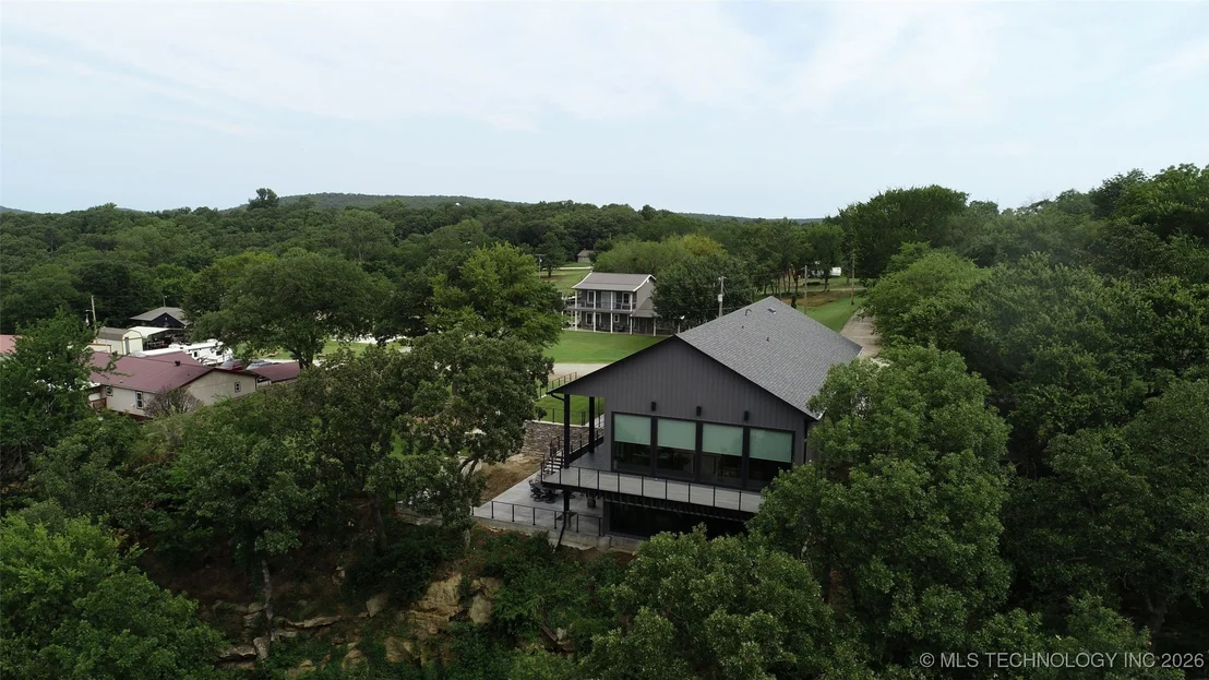 Photo of 417188 Mockingbird Lane