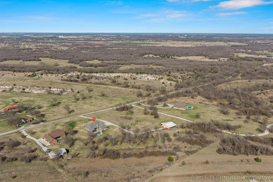 Photo of 1451 Gateway Road